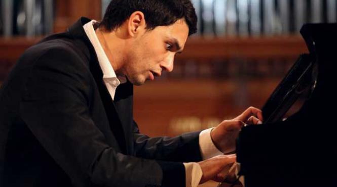 nebun dupa romania prin ul rus al pianului bucure tiul ma elibereaza