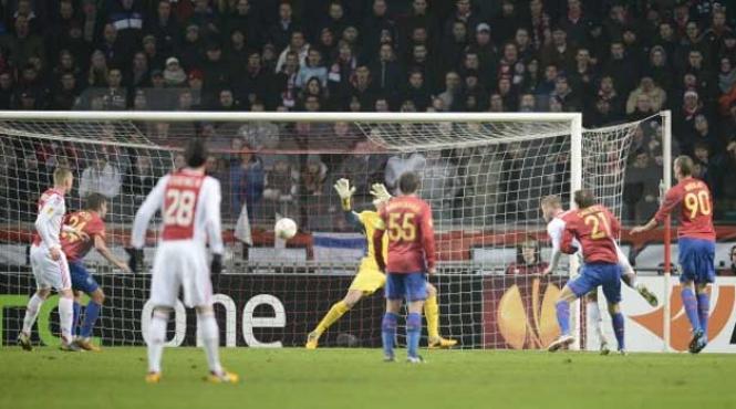 ajax steaua 2 0 in turul 16 imilor europa league si primavara pare ca nu mai vine in ghencea