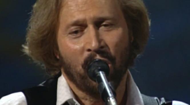barry gibb ultimul supravietuitor al bee gees spune ca au fost la un pas de a deveni infractori