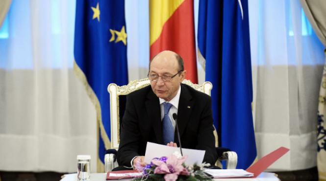 basescu spune ca pdl are un prezidentiabil in randurile sale e barbat e tanar dar nu dau nume