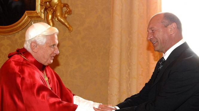 traian basescu in vizita oficiala la vatican presedintele se intalneste cu papa benedict al xvi lea
