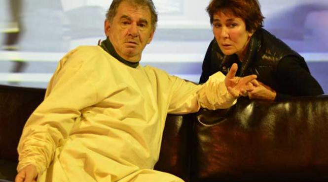 cum se fura tineretea in carte si pe scena