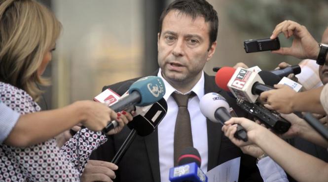 secretar de stat in ministerul transporturilor ridicat de dna valentin preda este suspectat de fapte de coruptie