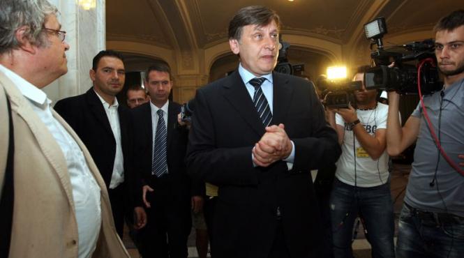 incepe congresul pnl liberalii isi adopta statutul si aleg o noua conducere a partidului