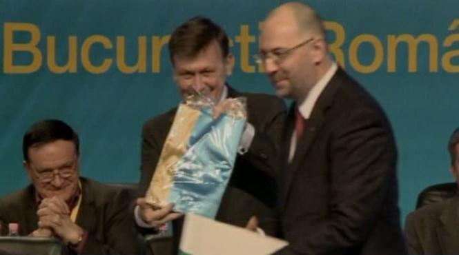 kelemen hunor a dus steagul secuiesc la congresul pnl care a fost replica lui crin antonescu