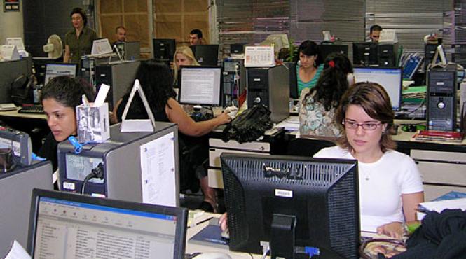 parlamentul european a pus pe agenda interdic ia infiltrarii agen ilor sub acoperire in redac ii