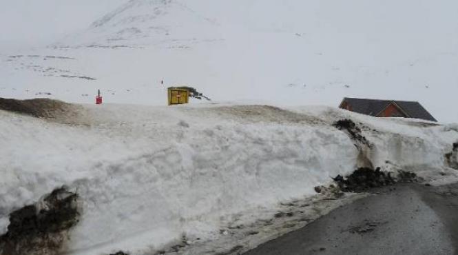 traficul rutier pe dn 67 c catre statiunea ranca inchis din cauza viscolului