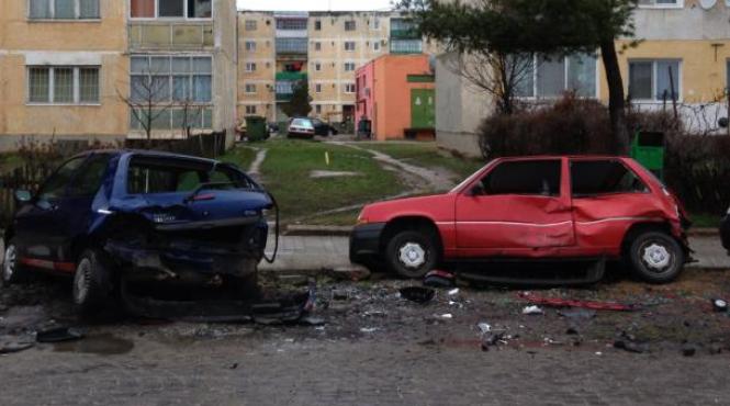 masina primarului din deta pedelistul petru roman abandonata dupa ce a provocat un accident in serie