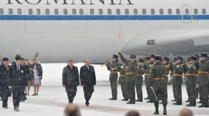 ponta nu i luam lui basescu avionul dar este un aparat vechi si cautam o solutie sa reducem costul