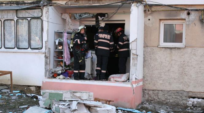 o garsoniera dintr un bloc din municipiul suceava a fost distrusa in urma unei explozii si alte 7 locuinte au fost avariate