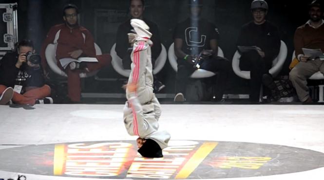 video o fetita de 6 ani ii face sa ingalbeneasca de invidie pe cei mai iscusiti dansatori de brake dance