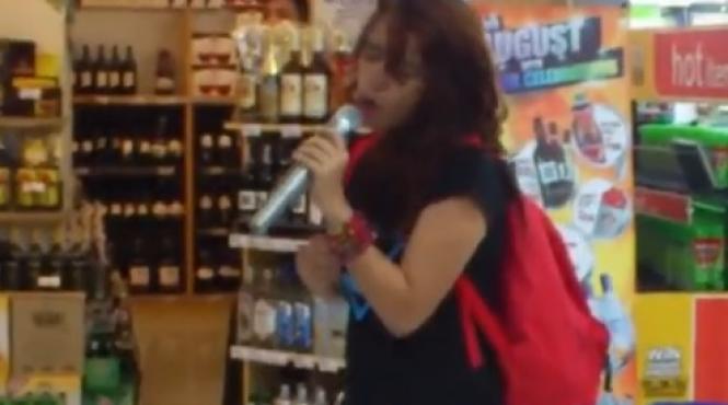 tanara cu voce incredibila interpretare senzationala a melodiei i will always love you de whitney houston