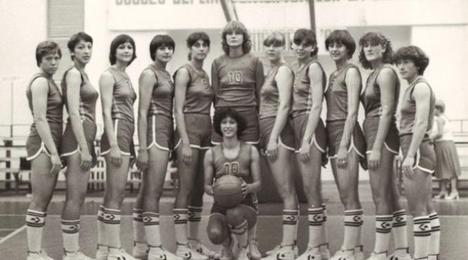 povestea reginei de sub panou ma simt mai romanca decat multi romani