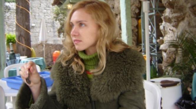 a murit mica de la abracadabra