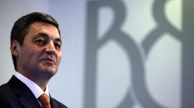 bvb isi mentine politica de comisioane si statutul