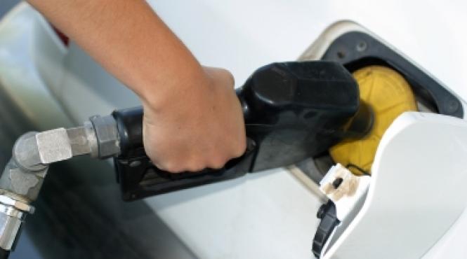 constructorii auto triseaza masinile consuma in realitate cu 23 mai mult