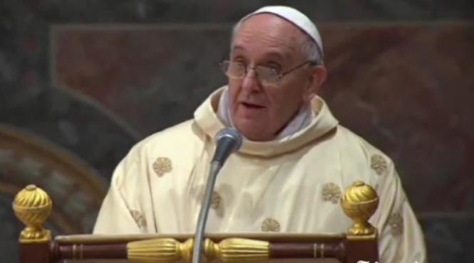 papa francisc va oficia prima sa slujba angelus in piata sfantul petru