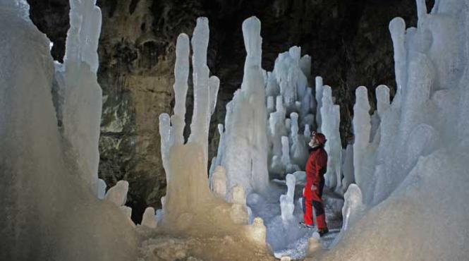 cercetare unicat in romania gheata perena din ghetarul scarisoara va avea certificat de nastere si adn