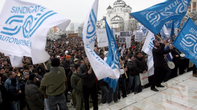 a doua zi de prosteste la uzinele dacia