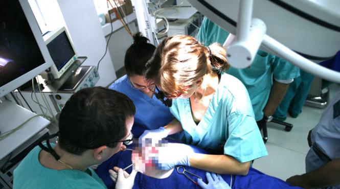 cel mai avansat dispozitiv pentru chirurgia cataractei a ajuns si in romania