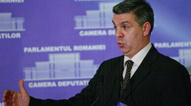 zgonea poate vorbeste cineva cu mircea sandu sa il schimbe pe victor piturca de la nationala