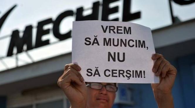 fostii angajati de la mechel continua protestele blocam si azi drumul e 60 se joaca de doua luni cu viata noastra