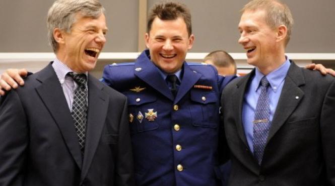 baietii destepti din spatiu fac romania de rasul terrei intanire de gradul iii cu 80 de milioane de euro