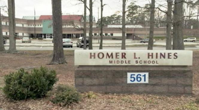 ce i au facut doi elevi de 13 ani profesoarei crezand ca nu ii vede nimeni