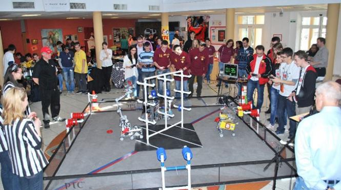 experti romani in robotica de pe bancile scolii