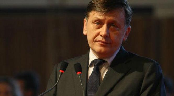 crin antonescu face pasul inapoi ar fi inteleapta retragerea actualelor propuneri