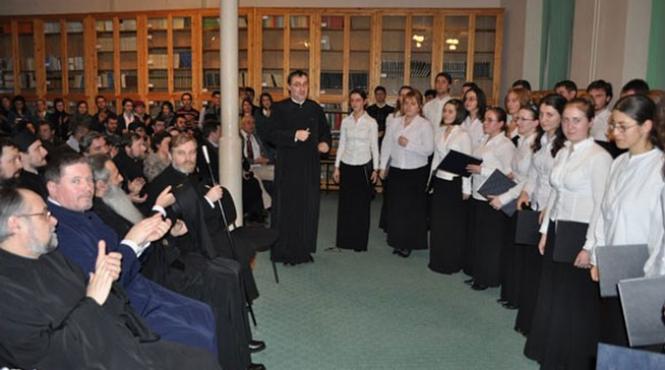 teologii din bucuresti strang bani pentru victimele violentei domestice