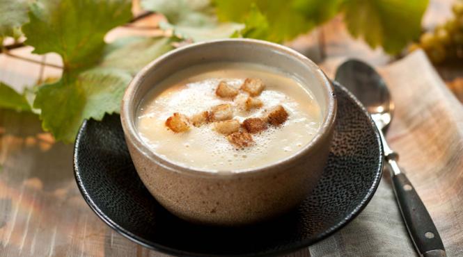 reteta zilei terlaner weinsuppe supa de vin tiroleza principesa bucatareasa