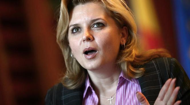 corpul de control al guvernului in calitate de consilier sef tatal robertei anastase incasa prime de 30 000 euro la conpet