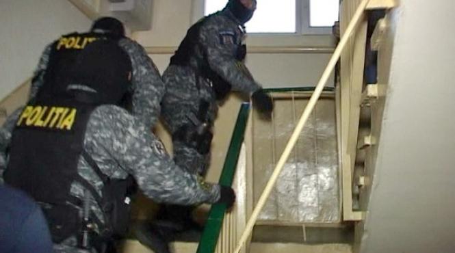 descinderi de amploare la spargatori de locuinte si societati comerciale din botosani furturile coordonate din inchisoare