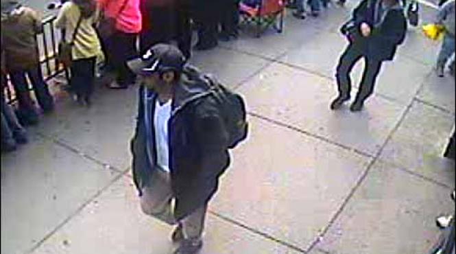 fbi publica primele fotografii ale suspectilor in cazul atentatelor cu bomba din boston video
