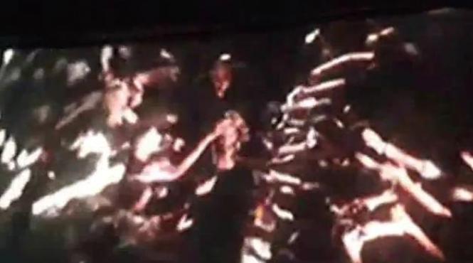 beyonce impinsa trasa de par si palmuita vezi imagini din timpul concertului sustinut in serbia video