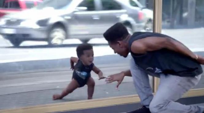 bebelusii dansatori s au intors 25 de milioane de vizualizari in numai 5 zile video