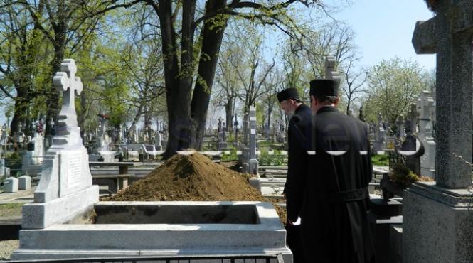 dosarele x la botosani ce au descoperit reprezentantii bisericii in mormantul celor 9 preoti facatori de minuni