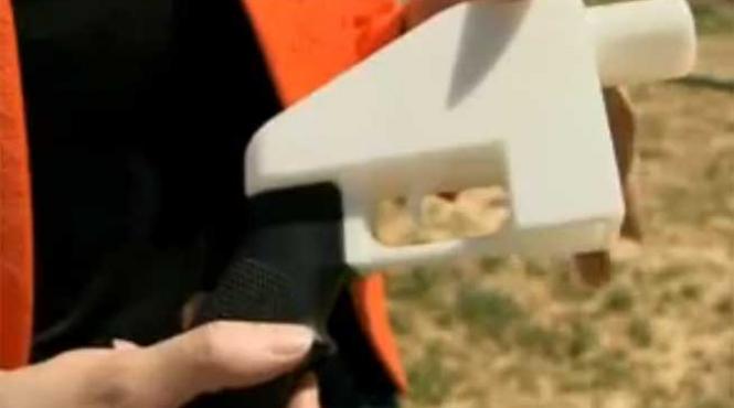 arma de foc perfect functionala scoasa la imprimanta 3d