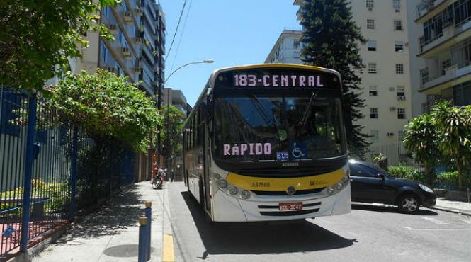 viol si jaf de 30 de minute intr un autobuz din rio de janeiro