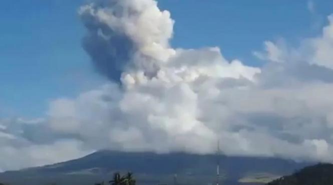 a erupt unul dintre cei mai activi vulcani filipinezi cinci persoane au murit iar sapte au fost ranite video