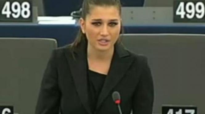 elena basescu isi da cu parerea in scandalul micilor ce solutie a gasit mezina presedintelui