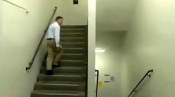 iluzie optica fabuloasa ce se intampla pe aceasta scara e incredibil toata lumea cauta un raspuns video