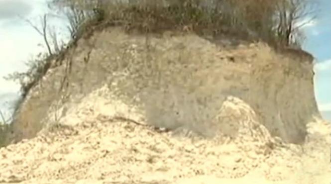 piramida belize distrusa companie drumuri