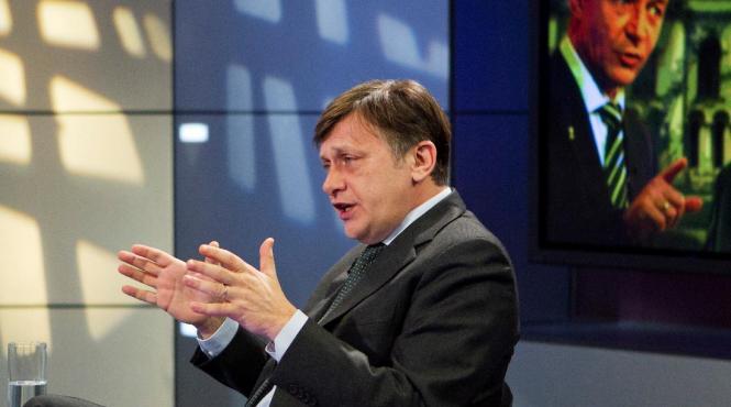 antonescu basescu ar putea sa dea mai multe detalii despre starile de ebrietate de care este acuzat de voronin