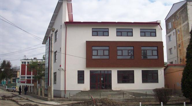 procuror sef acuzat ca a primit mita oua si picioare de oaie ghenadie ciobanu ar fi depozitat o tona de vin in garajul parchetului