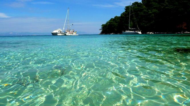 un pranz pe marea egee