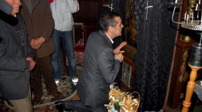 vom face slujbe pentru dansul ne a ajutat financiar de fiecare data reactia calugarilor romani de la muntele athos