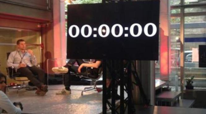 au luat pauza doar pentru a face dus ce au facut un jurnalist si un scriitor timp de 30 de ore fara intrerupere video