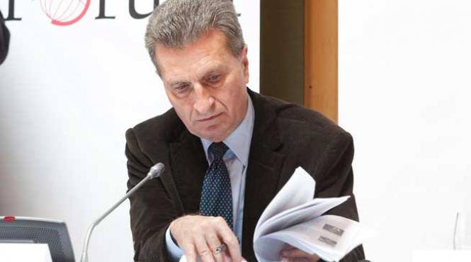 ponta il contrazice pe oettinger italia ii cere demisia